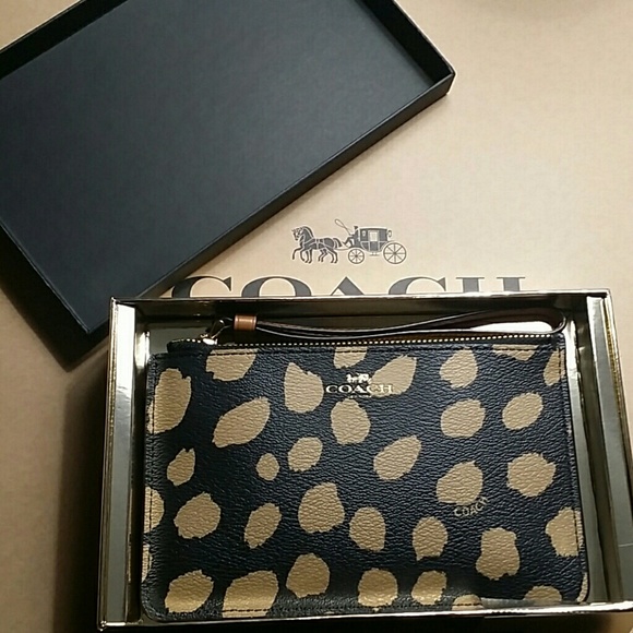 🌷COACH BOXED WRISTLET🌷🌷 - Picture 5 of 8